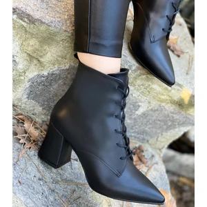 Miss Park Moda Afilli Kadın Siyah Kalın Topuklu Yarım Postal Bot Sivri Burun Fermuarlı Bağcıklı Şık Bootie