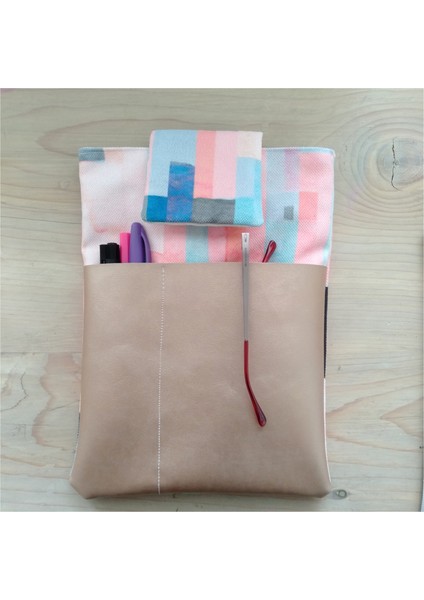 Kitap Kılıfı Pembe Suluboya Efektli