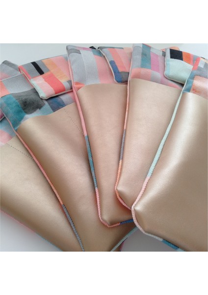 Kitap Kılıfı Pembe Suluboya Efektli fırsatları