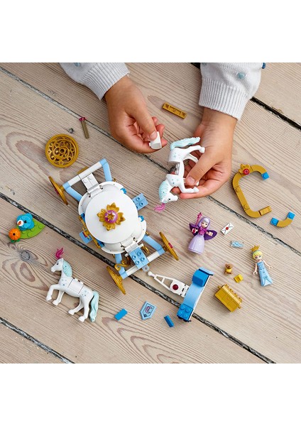 ® # Disney Sindirella'nın Kraliyet Arabası 43192; Harika bir Hediye Olan Yaratıcı bir Yapım Seti (237 Parça)