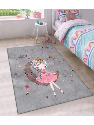 Bebişim Halı Sevimli Ayda Oturan Prenses Kız Desenli Çocuk Odası Halısı