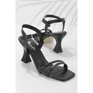 Siyah  Kadın Klasik Topuklu Ayakkabı