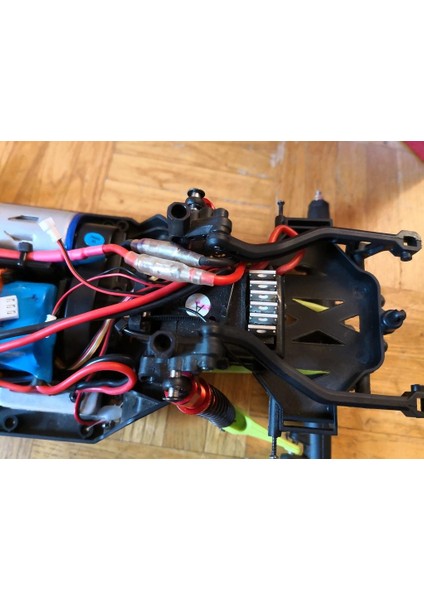 Wltoys 12428 Için Batarya Desteği Plastik Aparat modelleri