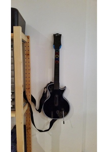 Gitar Duvar Askısı (Rock Band / Guitar Hero Gitarlar Için) Tutucu