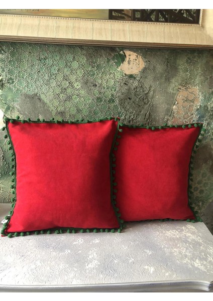Yeşil Ponponlu Kırmızı Yastık Kılıfı fırsatları