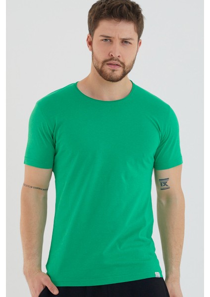Basic Erkek Bisiklet Yaka Slim Fit Kısa Kollu T-Shirt