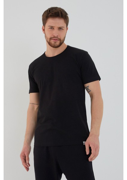 Basic Erkek Bisiklet Yaka Slim Fit Kısa Kollu T-Shirt modelleri