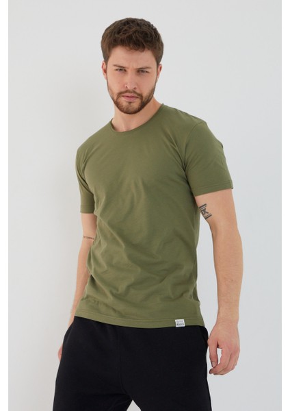 Basic Erkek Bisiklet Yaka Slim Fit Kısa Kollu T-Shirt modelleri