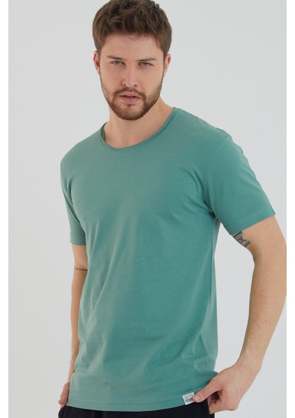 Basic Erkek Bisiklet Yaka Slim Fit Kısa Kollu T-Shirt