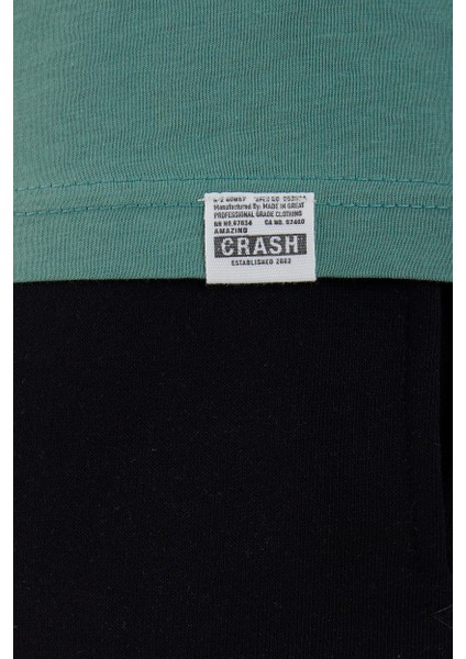 Basic Erkek Bisiklet Yaka Slim Fit Kısa Kollu T-Shirt fırsatları