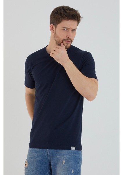 Basic Erkek Bisiklet Yaka Slim Fit Kısa Kollu T-Shirt modelleri
