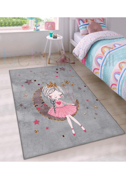 Sevimli Ayda Oturan Prenses Kız Desenli Çocuk Odası Halısı