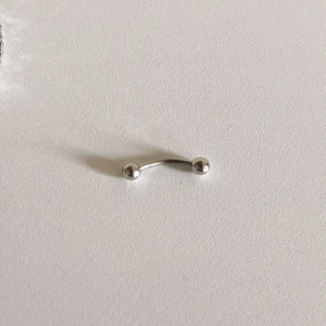 Cerrahi Çelik Muz Piercing - Bar Uzunluğu 8 Mm- 1 Adet