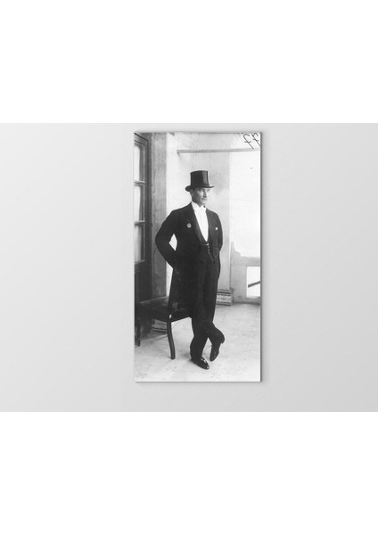 Şapka ve Takım Elbise Atatürk Tablosu-Çerçevesiz - 70X100
