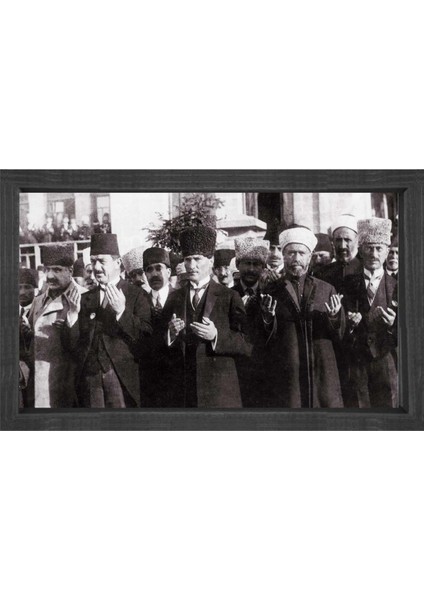 Atatürk Dua Ederken Tablo-Siyah Ahşap Çerçeve - 50 x 90