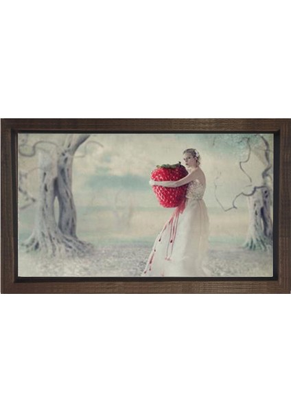 Çilek Kadını Tablosu-Kahverengi Ahşap Çerçeve - 50X70