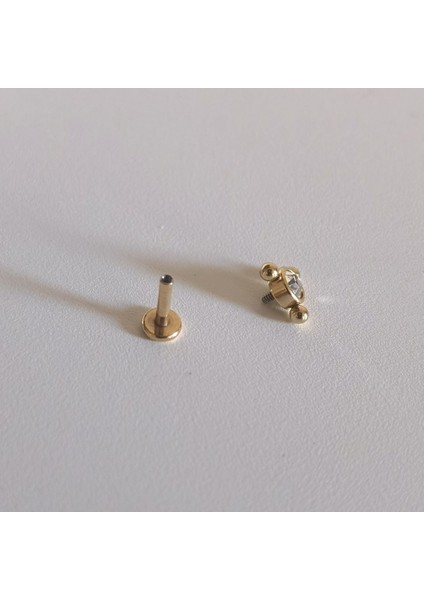 Cerrahi Çelik Gold Tek Taş Üç Top Yuvarlak Labret Piercing- Bar Uzunluğu 6 Mm- 1 Adet modelleri
