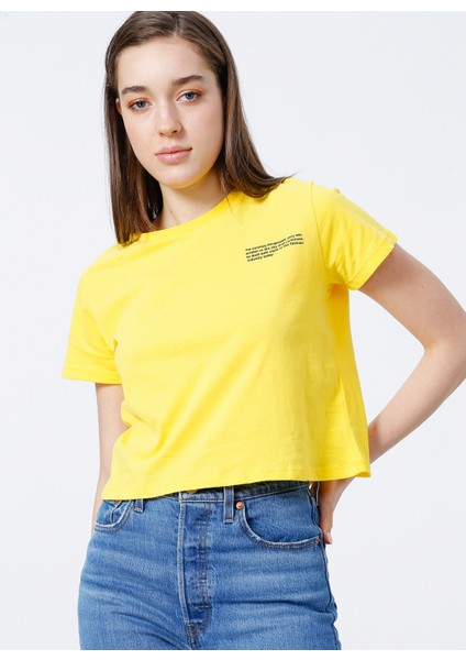 K-Belenus-Y Bisiklet Yaka Kısa Kollu Crop Baskılı Sarı Kadın T-Shirt