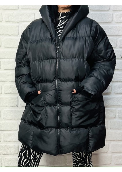 Siyah Kapüşonlu Yarasa Kol Oversize Şişme Mont