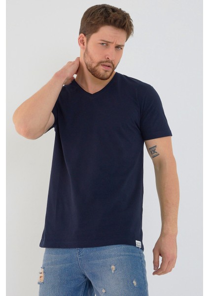 Lacivert Basic Erkek V Yaka Slim Fit Kısa Kollu T-Shirt modelleri