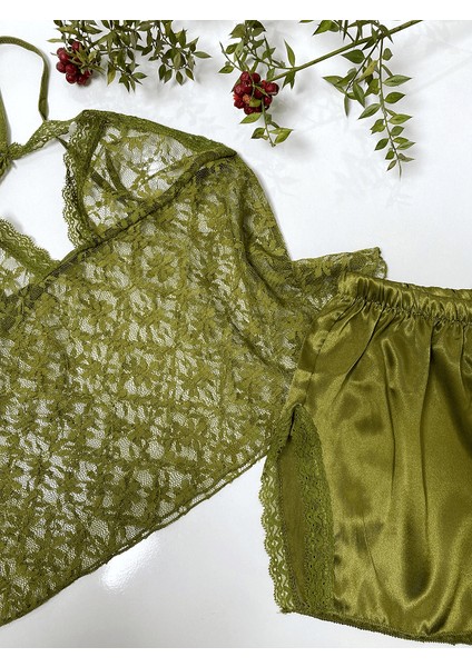 Yeşil Şortlu Takım