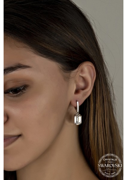 Union Swarovski Crystal Kadın Beyaz Baget Tırnaklı Gümüş Küpe