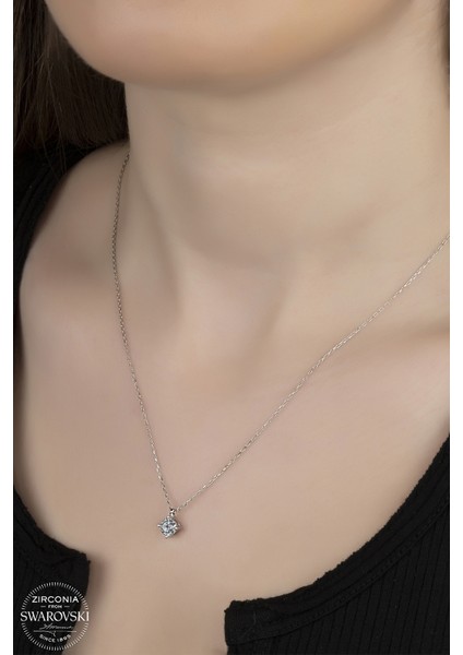 Union Swarovski Zirconia Kadın Tektaş Gümüş Kolye