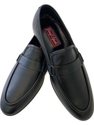 Ferraro Siyah Hakiki Deri Bağcıksız Orta Topuk Klasik Erkek Ayakkabı