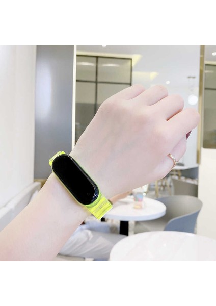 Xiaomi Mi Band 3 / 4 Kordon Renkli Delikli Ayarlanır Kayış Esnek Şık Tasarım Suya Dayanıklı Bileklik fiyatları