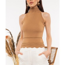 AQE FASHION Kadın Halter Yaka Dantel Detaylı Bluz Camel