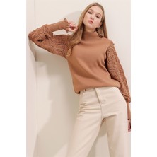 AQE FASHION Kadın Camel Yarım Balıkçı Kolu Dantel Detaylı Kazak