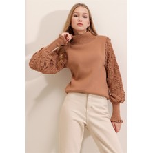 AQE FASHION Kadın Camel Yarım Balıkçı Kolu Dantel Detaylı Kazak