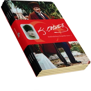 Atatürk Renklendirilmiş Fotoğraflar Defter Seti 1  Çizgisiz  64 Sayfa  10,5X14CM