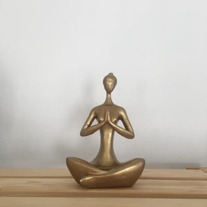 Yoga Yapan Kadın Mumluk Biblo