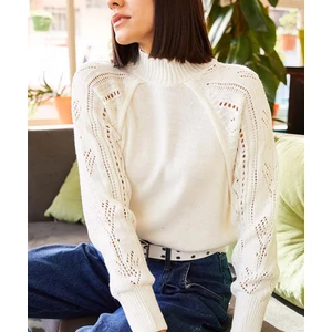 AQE FASHION Kadın Kolu Delikli Boğazlı Triko Kazak Ekru