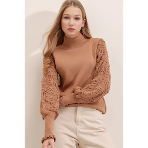 AQE FASHION Kadın Camel Yarım Balıkçı Kolu Dantel Detaylı Kazak