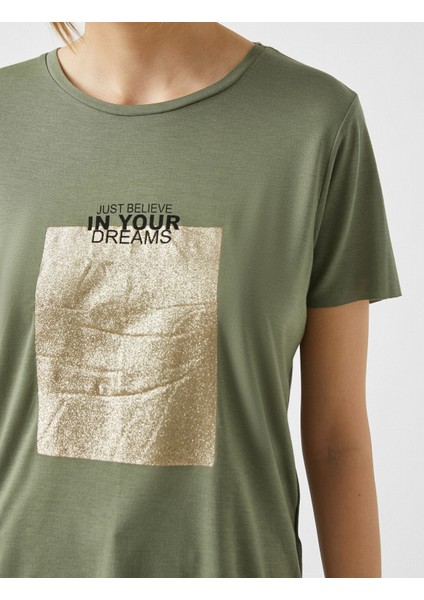 Bisiklet Yaka Kısa Kollu Baskılı Tişört indirimleri