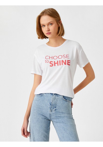 2YAK13087EK Yuvarlak Yaka Kısa Kollu Normal Kalıp Koyu Beyaz Kadın T-Shirt fiyatları