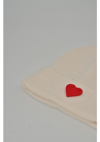 Sevgililer Günü Özel Koleksiyonu Kırmızı Kalp Figürlü Krem/Beyaz Renk Unisex Erkek/Kadın Bere fiyatları