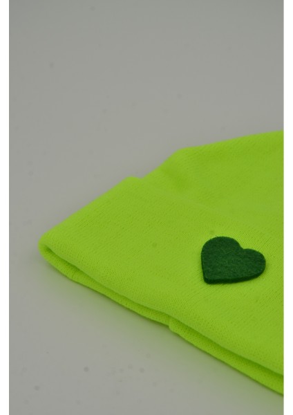 Sevgililer Günü Özel Koleksiyonu Yeşil Kalp Figürlü Neon Sarı Renk Unisex Erkek/Kadın Bere fiyatları