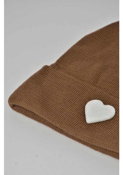 Sevgililer Günü Özel Koleksiyonu Beyaz Kalp Figürlü Kahverengi Renk Unisex Erkek/Kadın Bere fiyatları