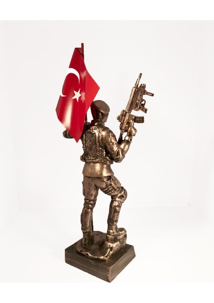 Bayraklı Bereli Asker Heykel fiyatları