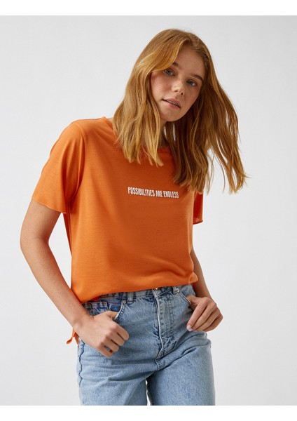 Kadın Bisiklet Yaka Kısa Kollu Baskılı T-Shirt fiyatları