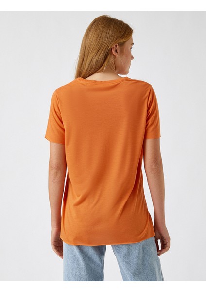 Kadın Bisiklet Yaka Kısa Kollu Baskılı T-Shirt fırsatları