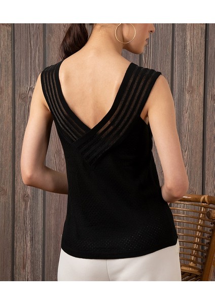 Kadın Siyah Yakası Çizgili Kolsuz Bluz modelleri