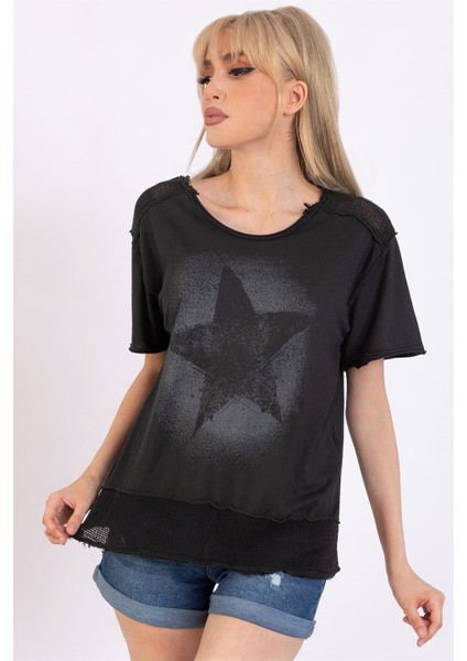 Kadın Siyah Yıldız Baskılı Geniş Yaka File Detaylı Bluz