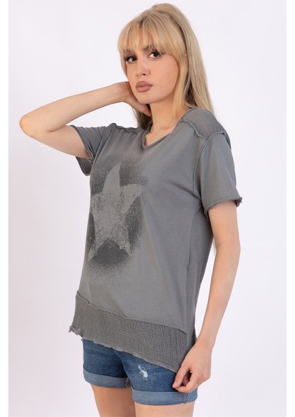 Kadın Gri Yıldız Baskılı Geniş Yaka File Detaylı Bluz fiyatları