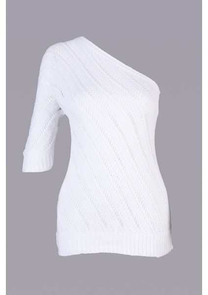 Kadın Tek Omzu Açık Beyaz Triko Bluz