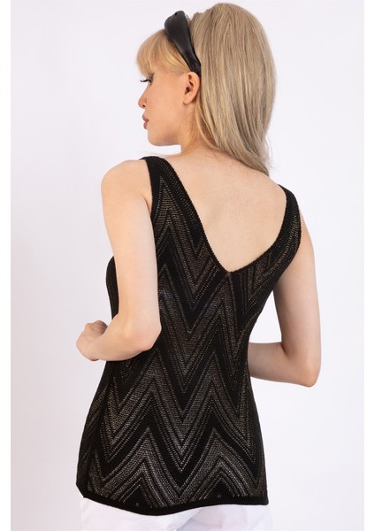 Zigzag Desenli V Yaka Siyah Bluz modelleri