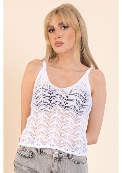 Kadın Beyaz Ajurlu Askılı Triko Bluz